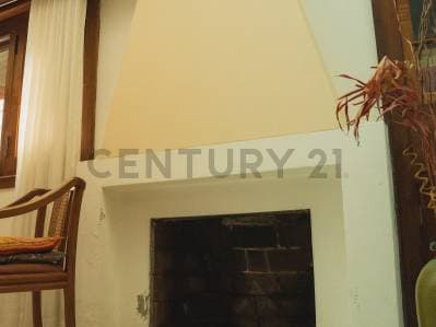 Casa 2 dormitorios con patio seco y cochera zona centro VENADO TUERTO - 4