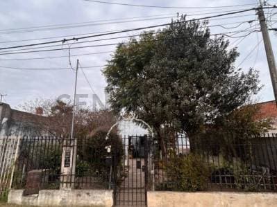 Se vende casa a reciclar a pocos metros de Ciudad Judicial – Ideal inversión - Principal