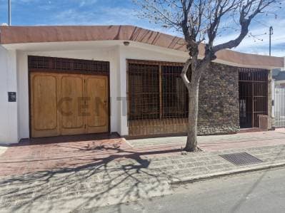 CASA EN VENTA C/PILETA VILLANUEVA - Principal