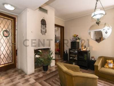 CASA EN VENTA EN LA PLATA. 3 DORMITORIOS - RETASADA - 2