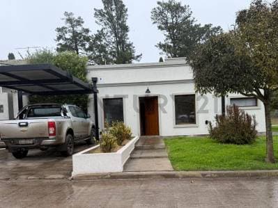 Venta casa 4 ambientes con quincho en Balcarce - Principal