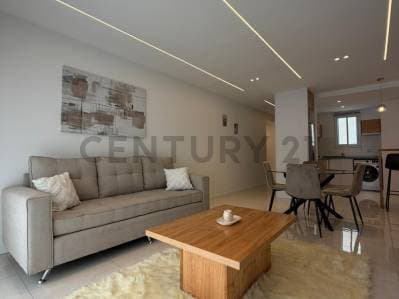 Venta Exclusivo 3 Ambientes con Balcón a la Calle – Totalmente Reciclado y Amoblado - 2
