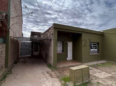 CASA MAS DEPARTAMENTO EN VENTA EXCELENTE UBICACIÓN EN VENADO TUERTO - Principal