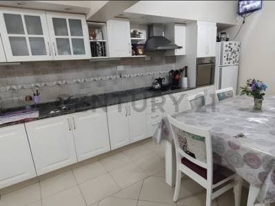 Excelente Casa 4 ambientes en V. Luzuriaga, - 3