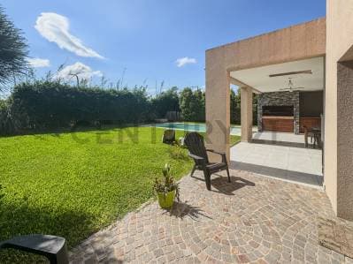 Casa en venta en Los Lagos, Nordelta 3 dormitorios, pileta, galería y excelente calidad - 2