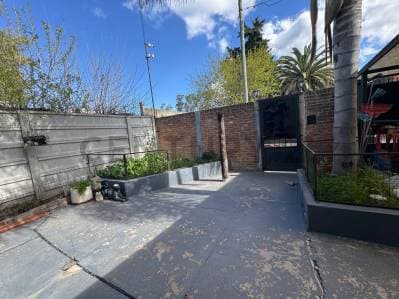 VENTA | CASA 4 AMBIENTES A REFACCIONAR I CON QUINCHO Y PISCINA | TORTUGUITAS - 2