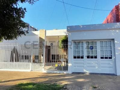 VENTA-PERMUTA CASA 3 AMBIENTES EN VILLA LUZURIAGA - Principal