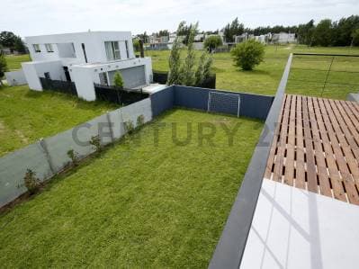 CASA EN VENTA EN GONNET TIPO DUPLEX EN COMPLEJO CERRADO - ULTIMOS MESES DE OBRA - 3