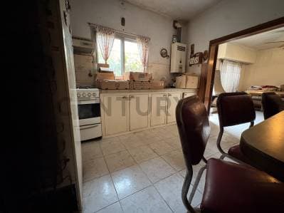 VENTA PH CON 250 m² Totales – A 3 Cuadras de Av. San Martín - LANUS - 2