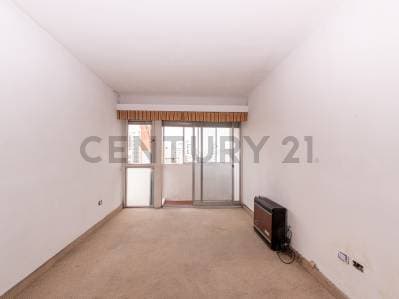 Departamento en VENTA tres dom. con balcón - La Plata - 3