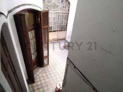 VENTA PH SEIS O MAS AMBIENTES EN ALMAGRO - A RECICLAR - 2