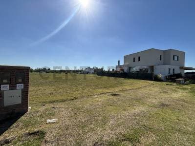 VENTA Lote 600 m² CENTRAL en Village Joven – Bella Vista – Excelente ubicación y gran proyección - Principal