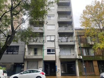 DEPARTAMENTO A LA EN VENTA 1 DORMITORIO LA PLATA - 2