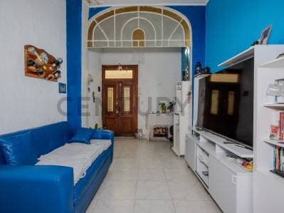 VENTA PH 3 AMBIENTES CON TERRAZA PROPIA EN FLORES - PERMUTA - 2
