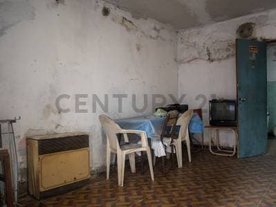 VENTA CASA A RECICLAR BARRIO LARREA - 3