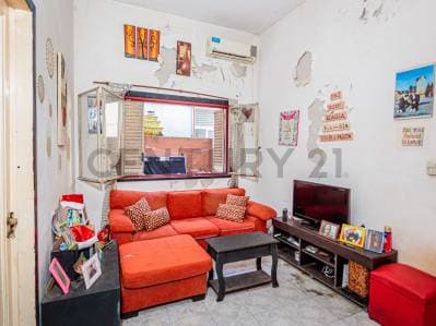 VENTA PH 3 AMBIENTES A RECICLAR - FLORES - 2
