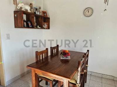 Dúplex en venta - Dos dormitorios. 81 entre 28 y 29 La Plata - 5