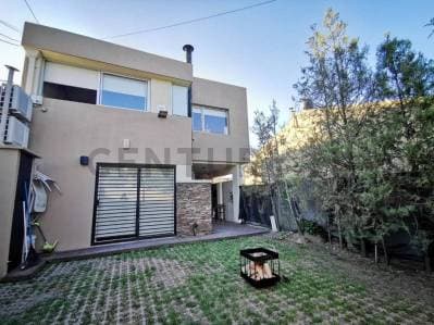 Duplex de 3 dormitorios con cochera y parque en venta en Gon - 4