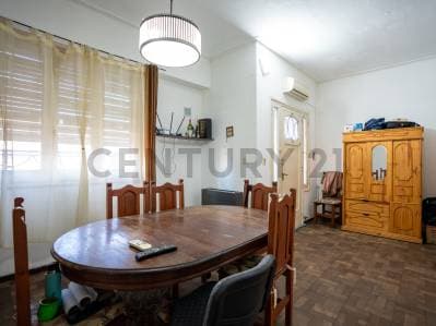 Casa en Venta , dos dormitorios con patio en La Plata - 3