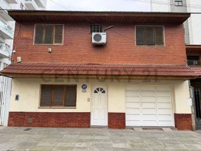 VENTA CASA CASEROS CENTRO - ZONA INMEJORABLE! - Principal