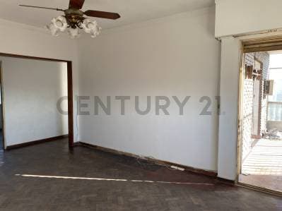 VENTA DEPARTAMENTO DE 4 AMBIENTES CON BALCÓN - VILLA CELINA - 4