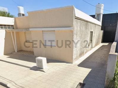 Casa 2 Dormitorios + Galpón con Departamento – Río Cuarto - Principal