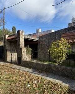 Casa en venta 3 dormitorios a Reciclar 529 27 y 28 - Principal