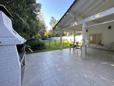Venta APTO CRÉDITO Casa Quinta de 5 Ambientes con Gran Parque, Galería y Piscina en Moreno - Principal