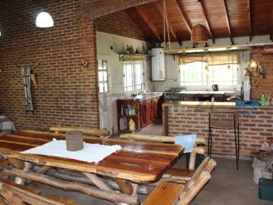 VENTA- ¡OPORTUNIDAD ÚNICA EN MORENO! CASA CON PARQUE Y PILETA EN UN LOTE DE 1000m2 - 3