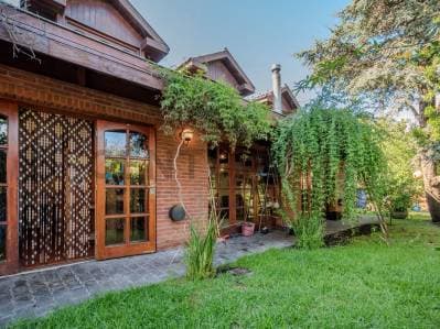 Venta casa 4 ambientes con parque, Colinas Peralta Ramos Mar del Plata - Principal