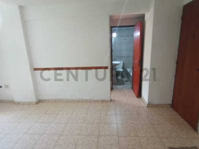 Departamento de 1 dormitorio en Venta frente a la Estación de Tren - 3