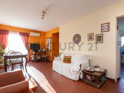 VENTA DEPTO 4 AMB. ESPACIO GUARDA COCHES - PERMUTA - Principal