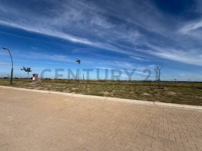 LOTE EN VENTA – ORILLAS – PUERTOS DEL LAGO - 2