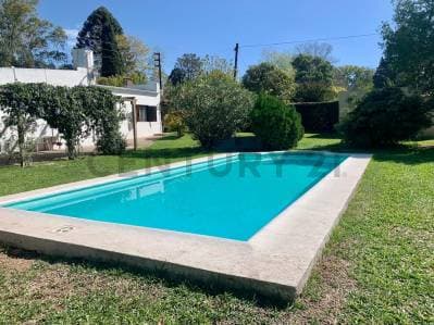 Casa de 4 Dormitorios con pileta en Villa Elisa, La Plata - 2
