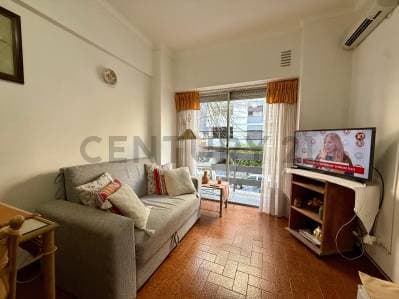 Departamento de 2 ambientes al frente con balcón en Plaza Colón - 3