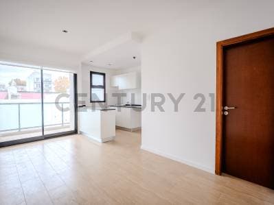 Departamento 1 dormitorio a estrenar en venta calle 15 e/ 40 y 41 con cochera cubierta - Principal