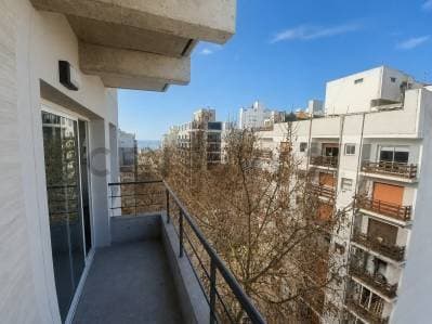 Venta Departamento 2 Ambientes a Estrenar c/ Balcón al Frente | Edificio joven | La Perla - Principal