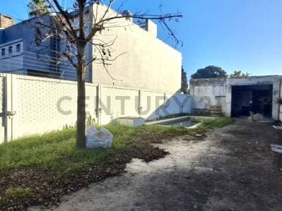 Venta de casa construcción en Castelar Norte, Moron, GBA Oeste. ACEPTA PROPIEDAD O VEHÍCULO EN PARTE - 2