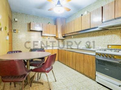 VENTA PH 5 AMBIENTES/CASEROS APTO CREDITO-PERMUTA - 2