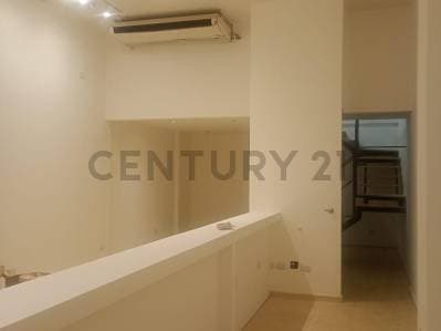 Venta de local - calle Nueva York e/ Vallparaiso y Marsella - 3