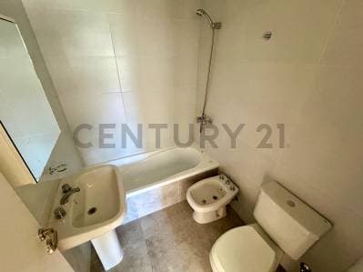 Venta Departamento de 1 Dormitorio con balcón y cochera en Los Pasos, Fisherton - 5