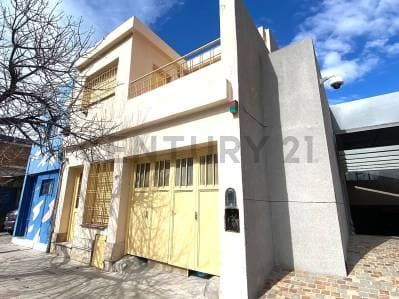 OPORTUNIDAD Propiedad de uso mixto con potencial comercial en Zona Centrica - Principal