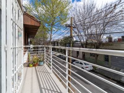 Venta Depto tipo Dúplex 3 Ambientes con Balcón y Cochera Cubierta - Santos Lugares - 4