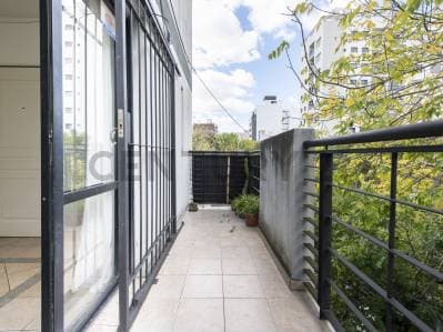 Departamento en venta en La Plata tipo dúplex de 2 dormitorios con terraza privada - 2