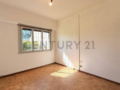 venta casa dos dormitorios sobre avenida Avellaneda - 4