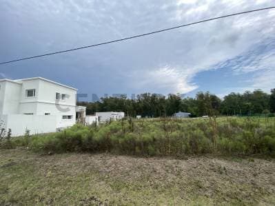 Lote en City Bell, en barrio semi cerrado La Serena - Principal