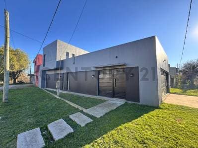 venta casa en 213 bis esq 40 lisandro olmos - 2