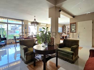 VENTA CASA 6 AMBIENTES CON GRAN PARQUE EN VILLA BALLESTER - Principal