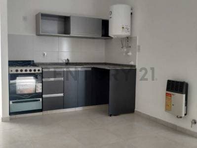 VENTA DE DEPARTAMENTO DE UN DORMITORIO Y MEDIO - UBICACIÓN CENTRICA. BARRIO 30 OCTUBRE - 5