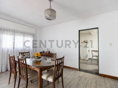 Casa 4 Ambientes APTA CRÉDITO sobre lote de 242 m² | Cochera, Gran Parque y Potencial de Ampliación - 3